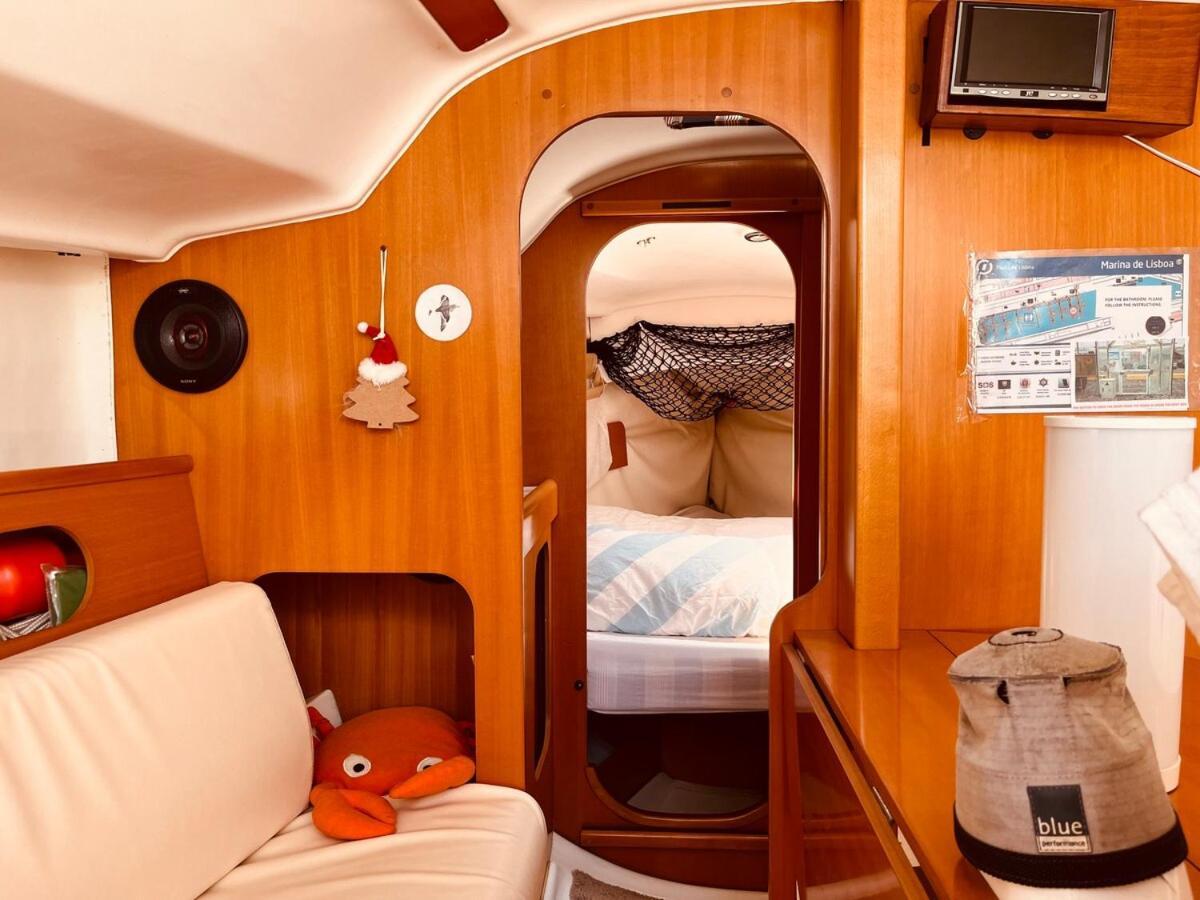 Hotel Surfbird Cozy Sailboat Escape Lisboa Exterior foto